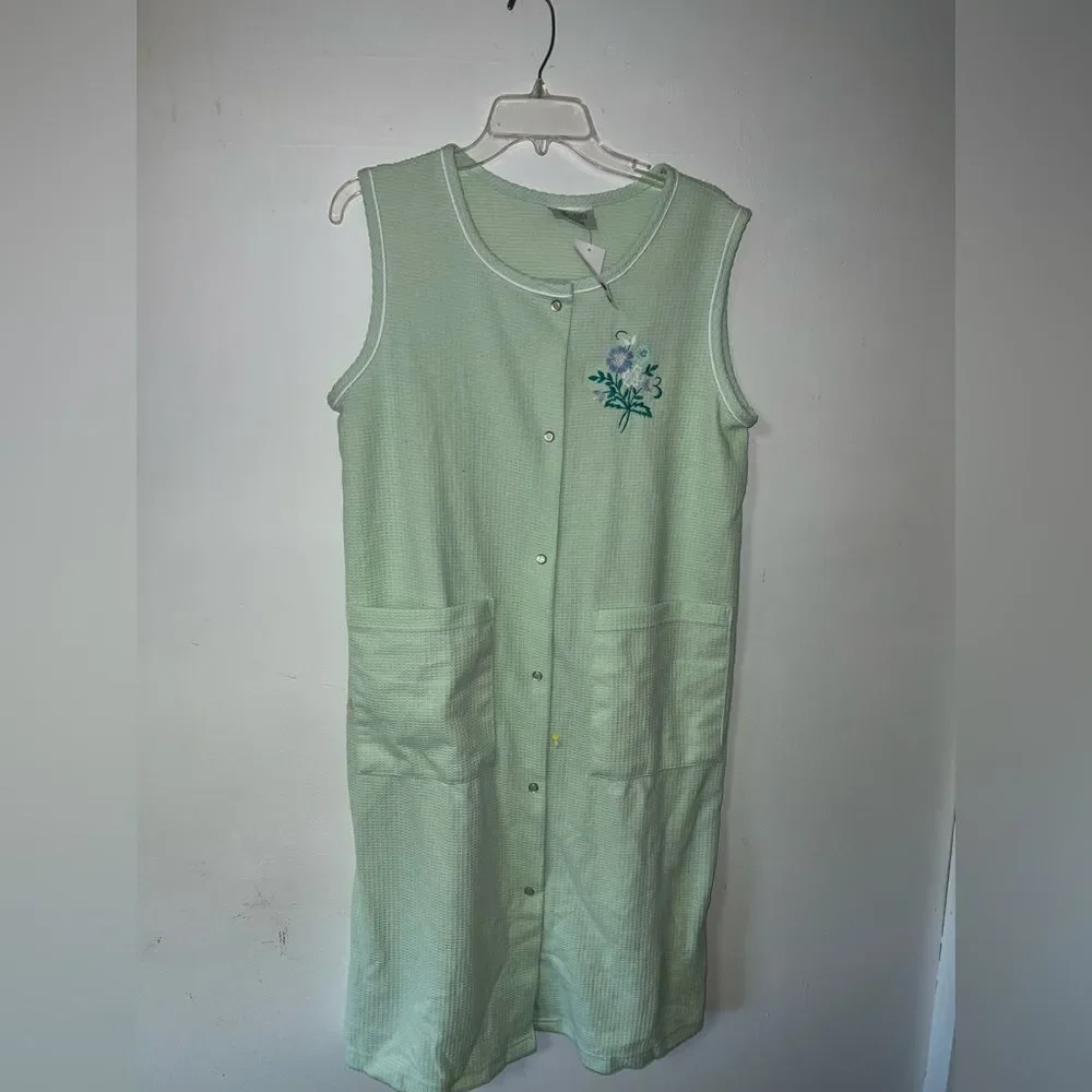 Vintage Beverly West embroidered House Dress Womens Size M NWT